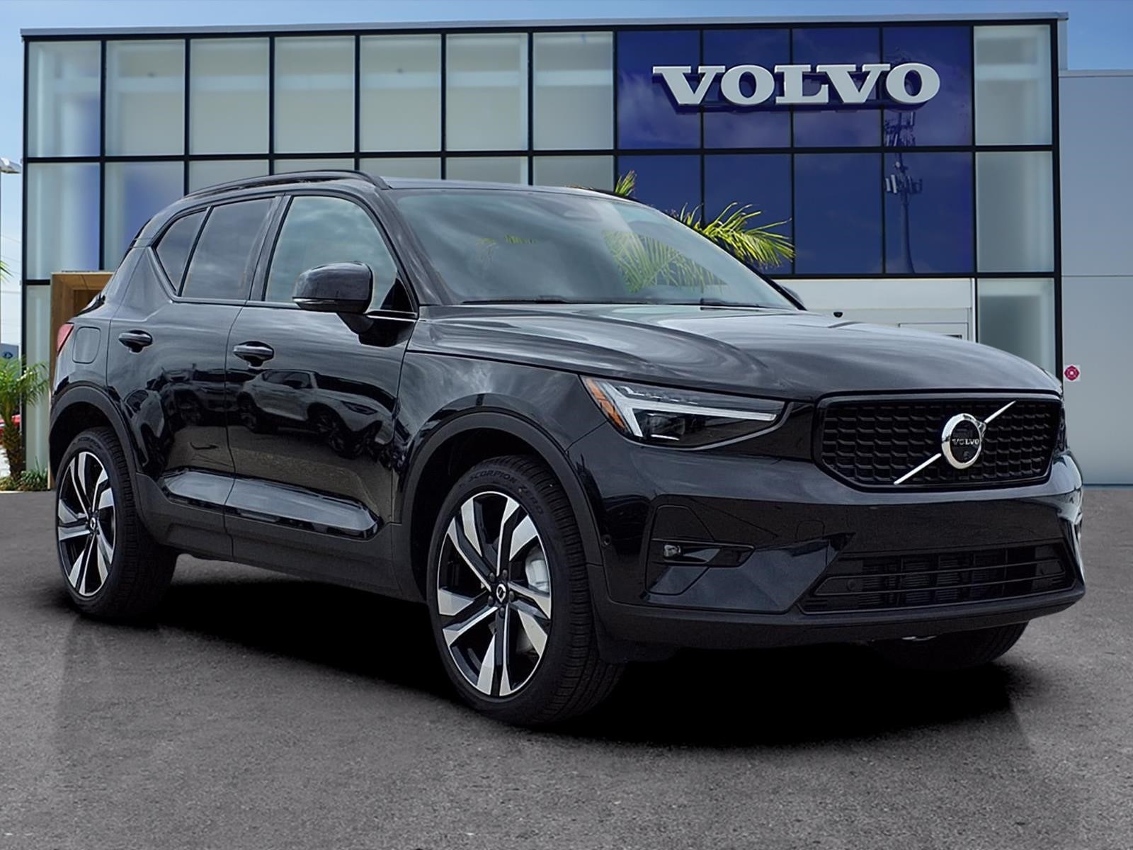 2026 Volvo XC40 Plus