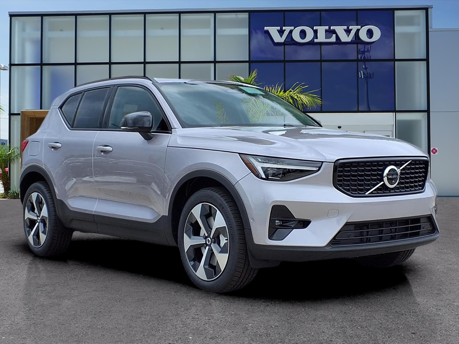 2026 Volvo XC40 Plus