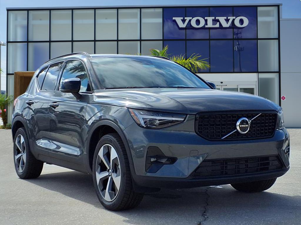 2026 Volvo XC40