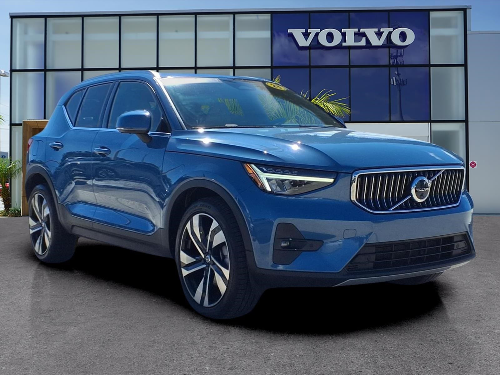 2023 Volvo XC40