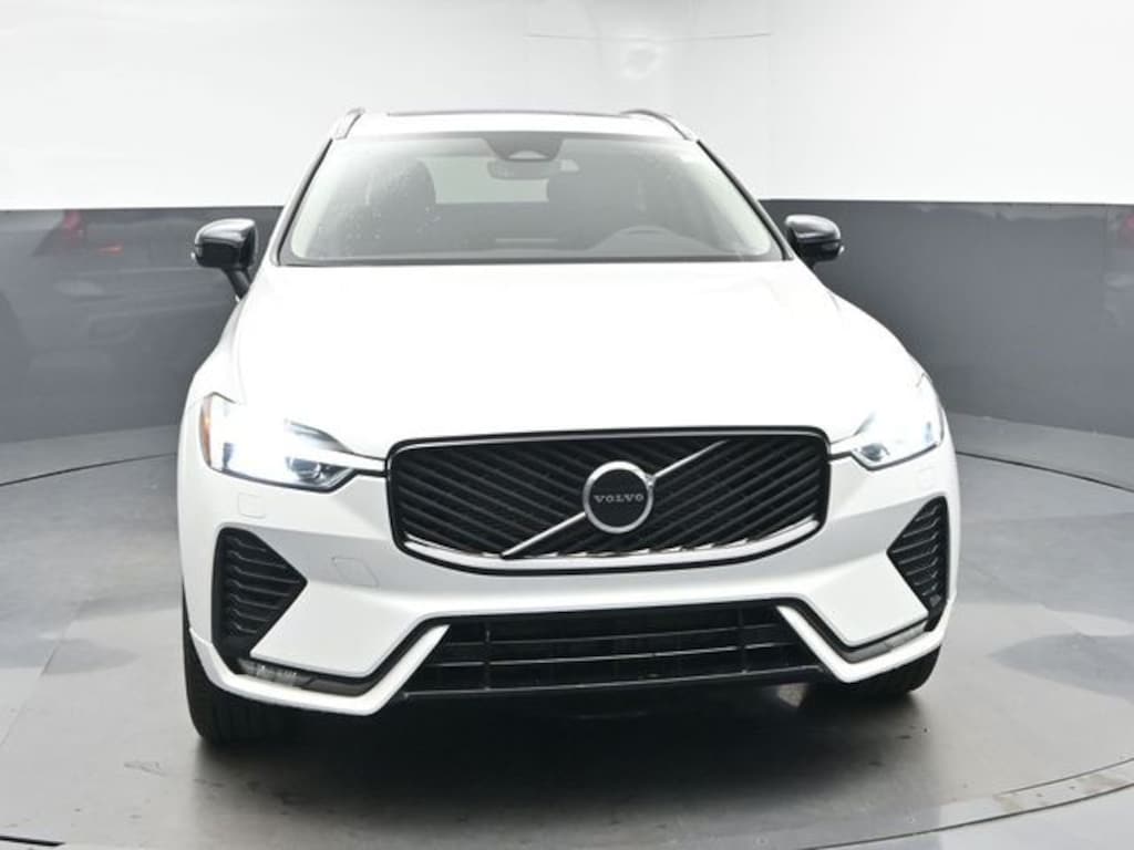 New 2026 Volvo XC60 B5 Core SUV