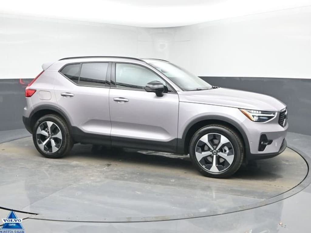 New 2026 Volvo XC40 B5 Plus SUV