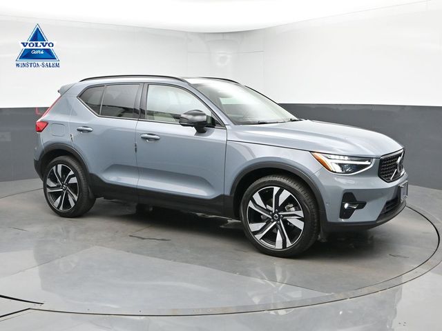 2023 Volvo XC40