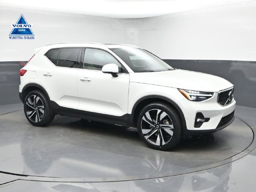 Used 2024 Volvo XC40 Ultimate SUV