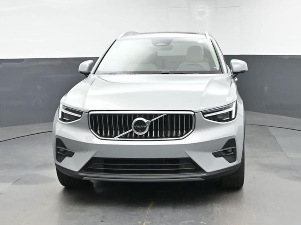 Used 2024 Volvo XC40 B5 Plus Bright Theme SUV