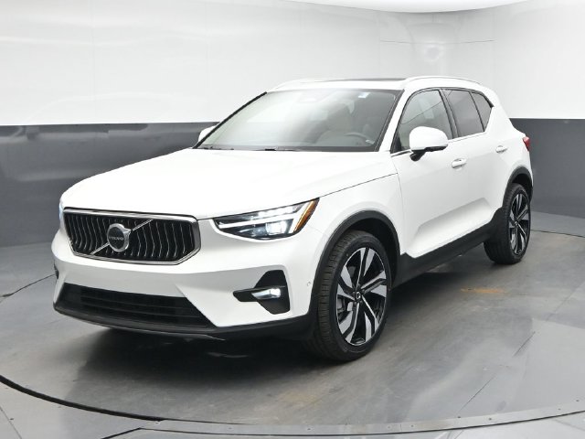 Used 2024 Volvo XC40 Ultimate SUV