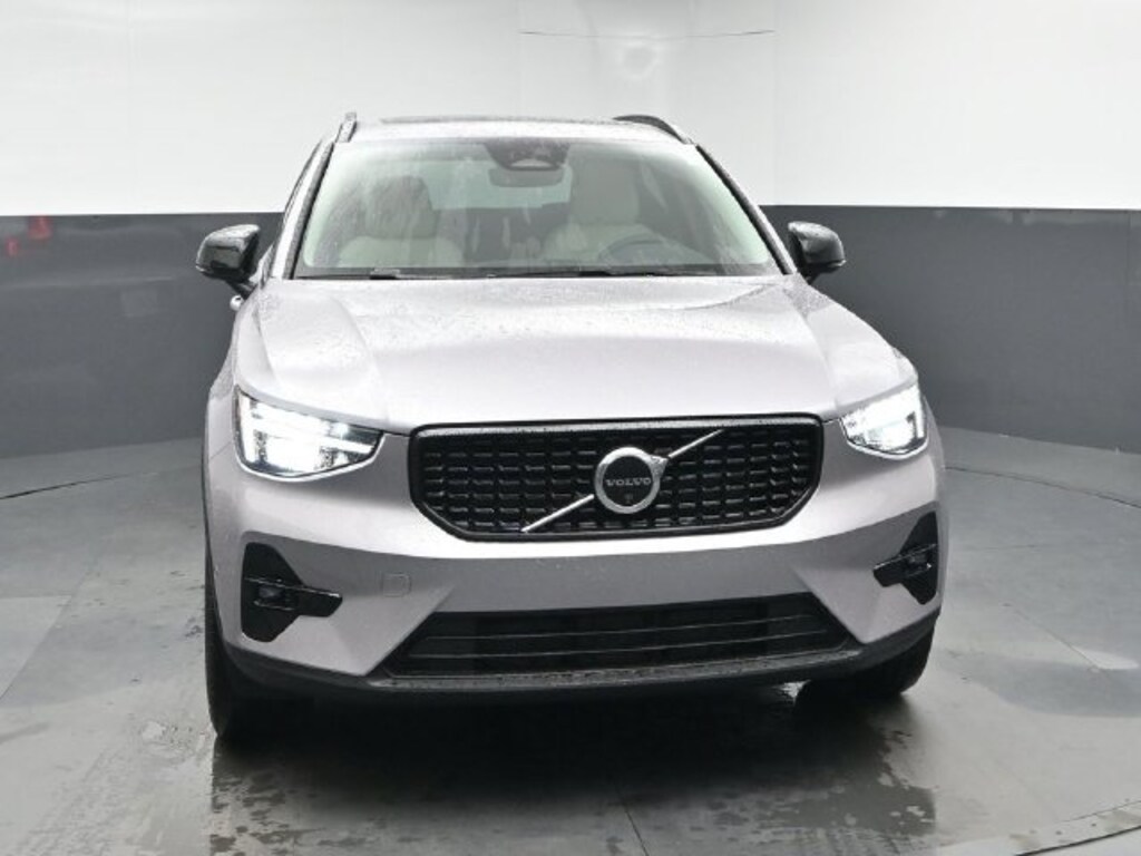 New 2026 Volvo XC40 B5 Plus SUV