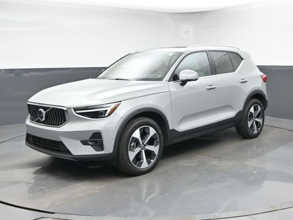 Used 2024 Volvo XC40 B5 Plus Bright Theme SUV