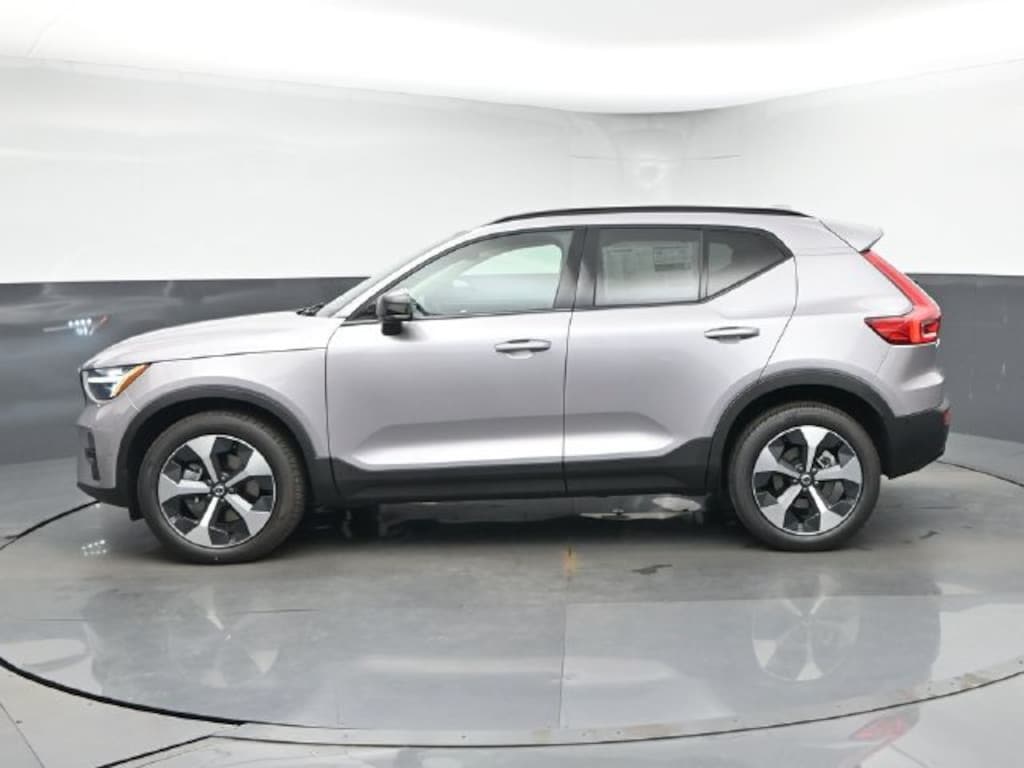 New 2026 Volvo XC40 B5 Plus SUV
