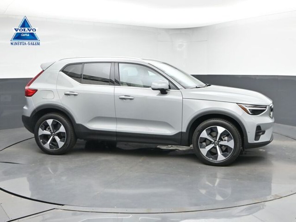 Used 2024 Volvo XC40 B5 Plus Bright Theme SUV