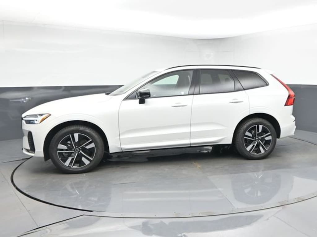 New 2026 Volvo XC60 B5 Core SUV