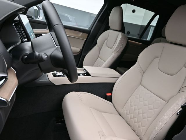 2026 Volvo XC90 Core - Photo 9
