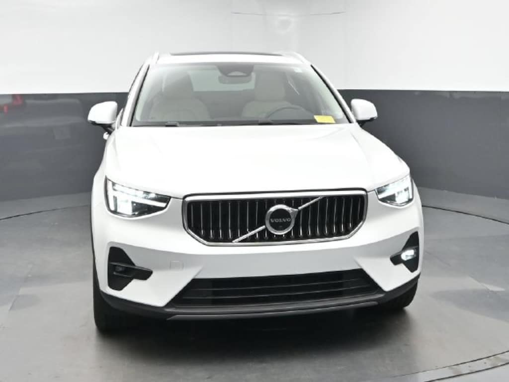 Used 2023 Volvo XC40 B5 Plus Bright Theme SUV
