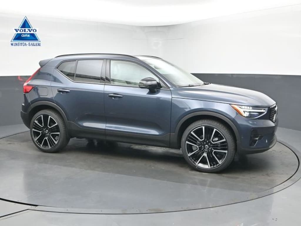 New 2026 Volvo XC40 B5 Ultra SUV