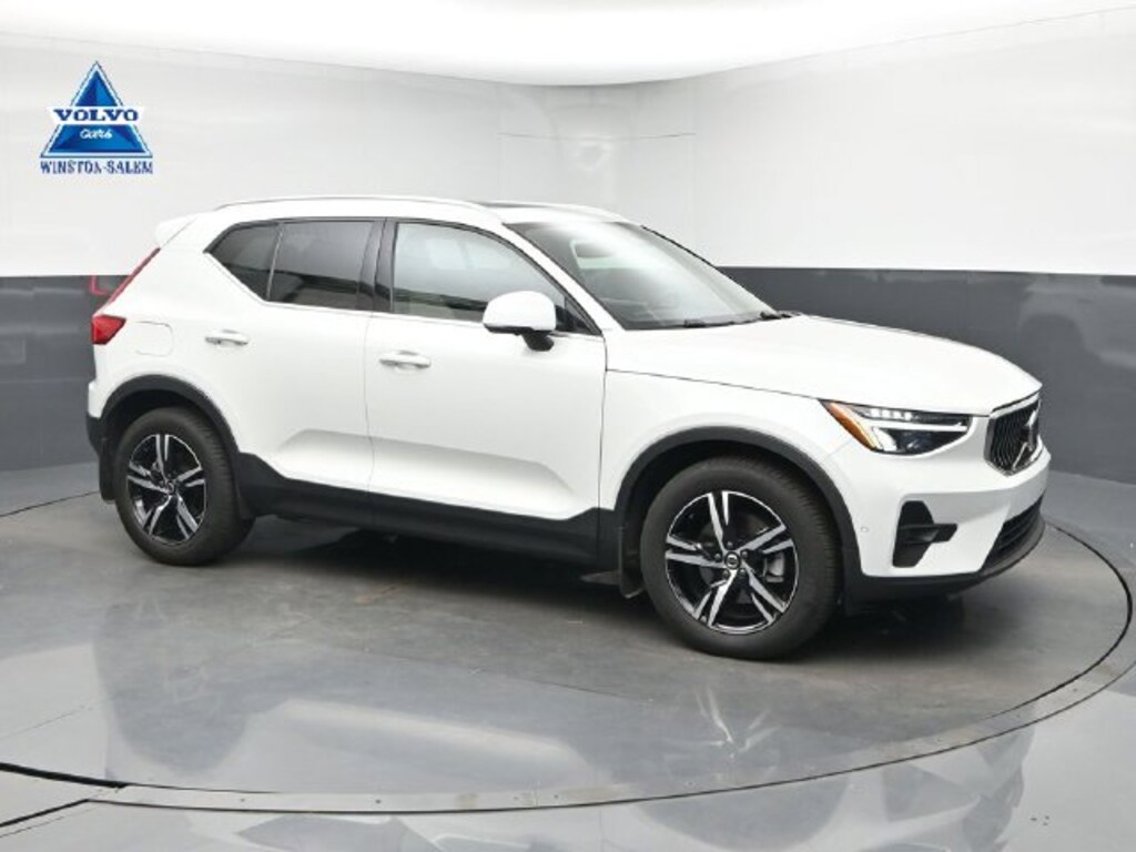Used 2023 Volvo XC40 B5 Plus Bright Theme SUV