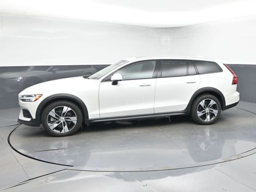 Used 2025 Volvo V60 Cross Country B5 Plus Wagon
