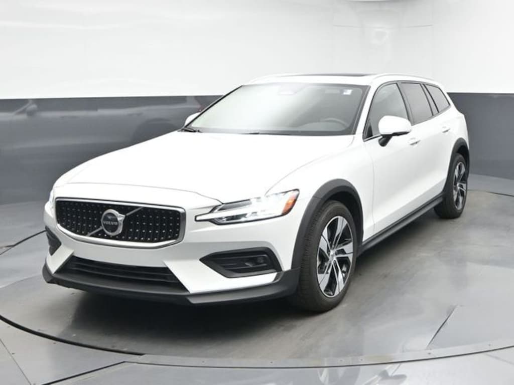 Used 2025 Volvo V60 Cross Country B5 Plus Wagon