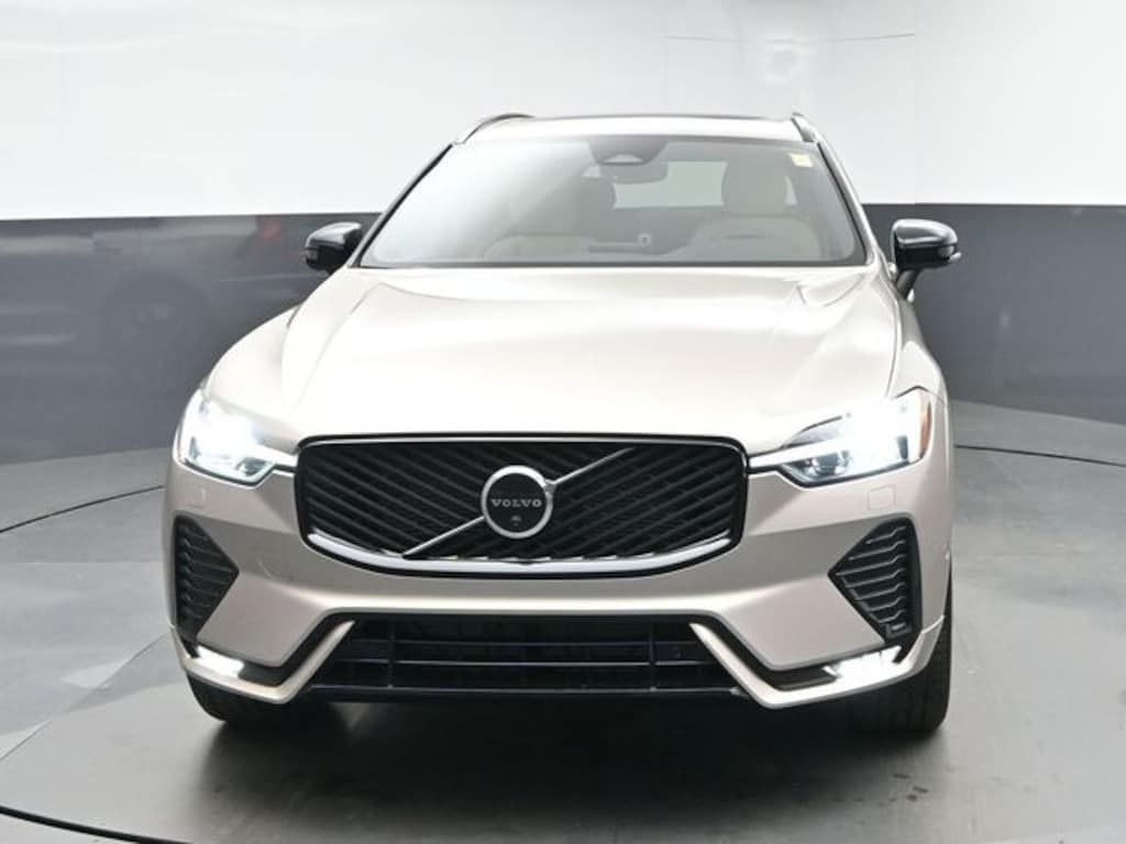 New 2026 Volvo XC60 B5 Plus SUV