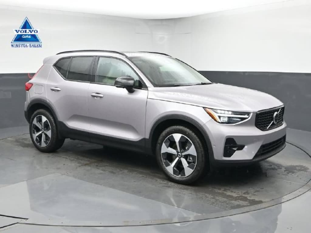 New 2026 Volvo XC40 B5 Plus SUV