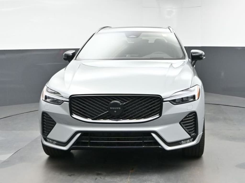 New 2026 Volvo XC60 B5 Ultra Black Edition SUV