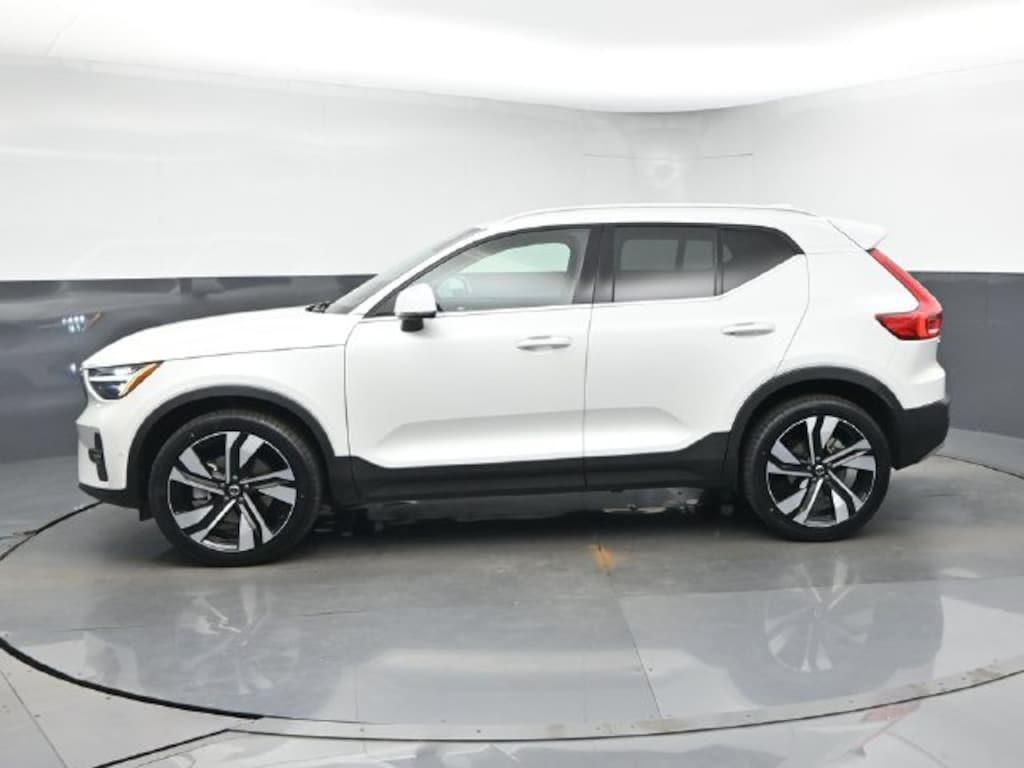 Used 2024 Volvo XC40 Ultimate SUV