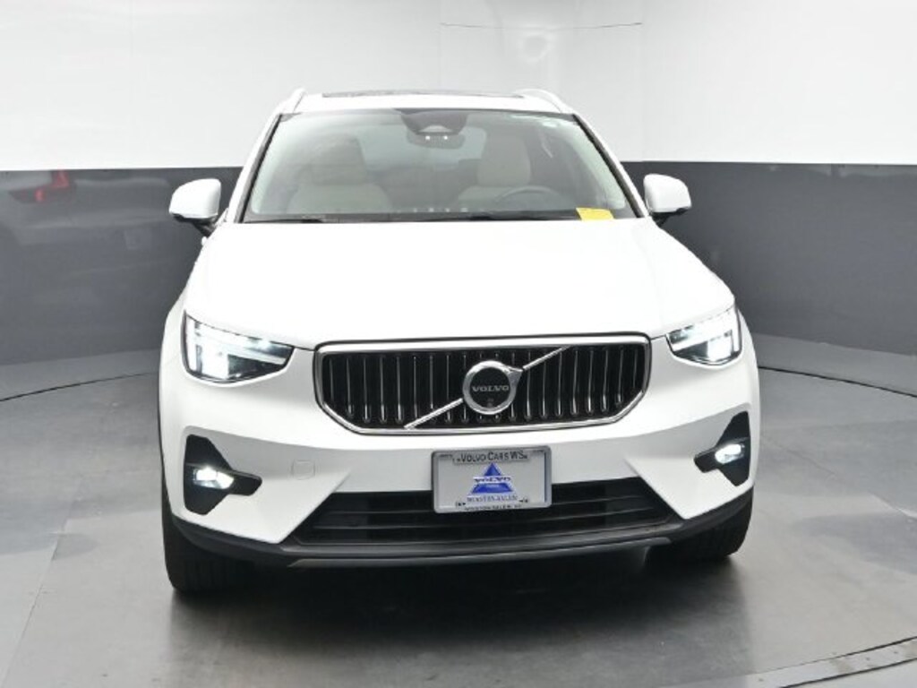 Used 2024 Volvo XC40 B5 Plus Bright Theme SUV