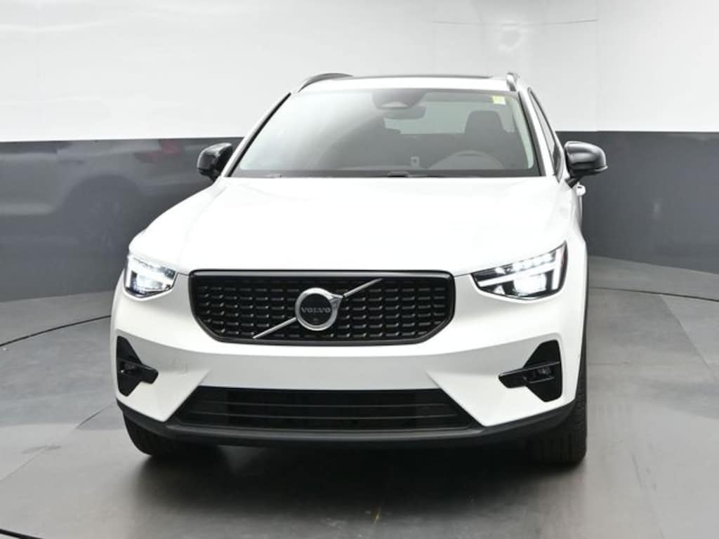 New 2026 Volvo XC40 B5 Plus SUV