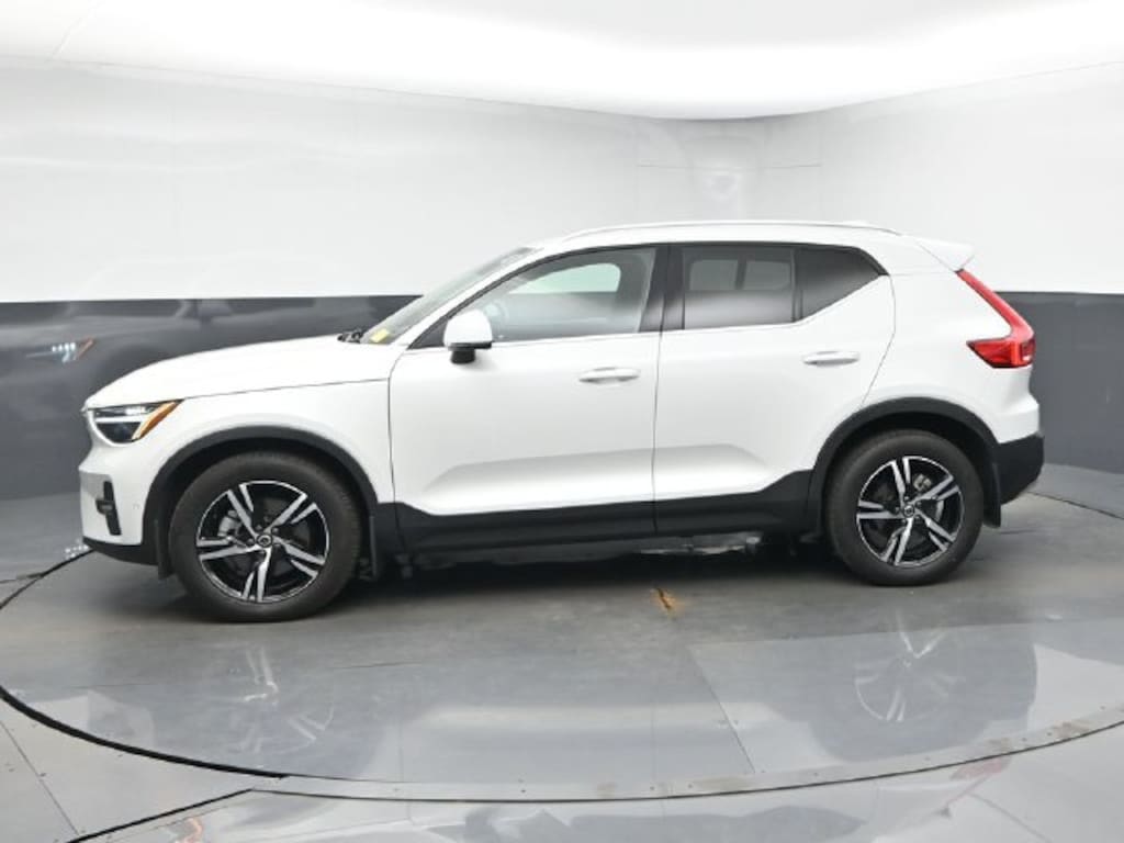 Used 2023 Volvo XC40 B5 Plus Bright Theme SUV
