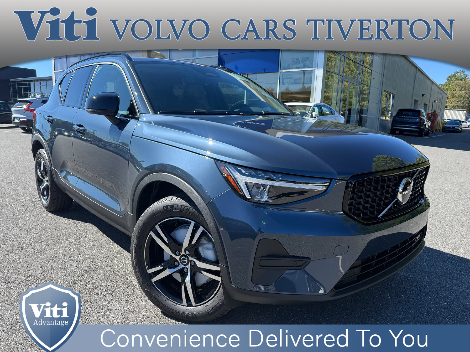New 2026 Volvo XC40 B5 Core SUV
