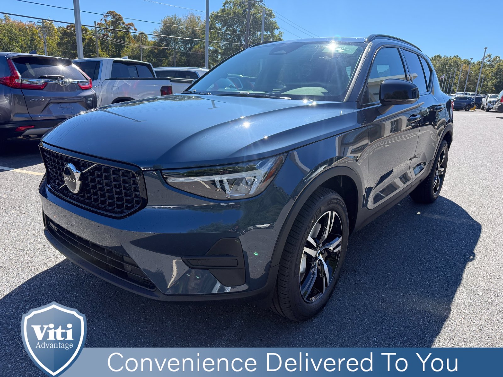New 2026 Volvo XC40 B5 Core SUV