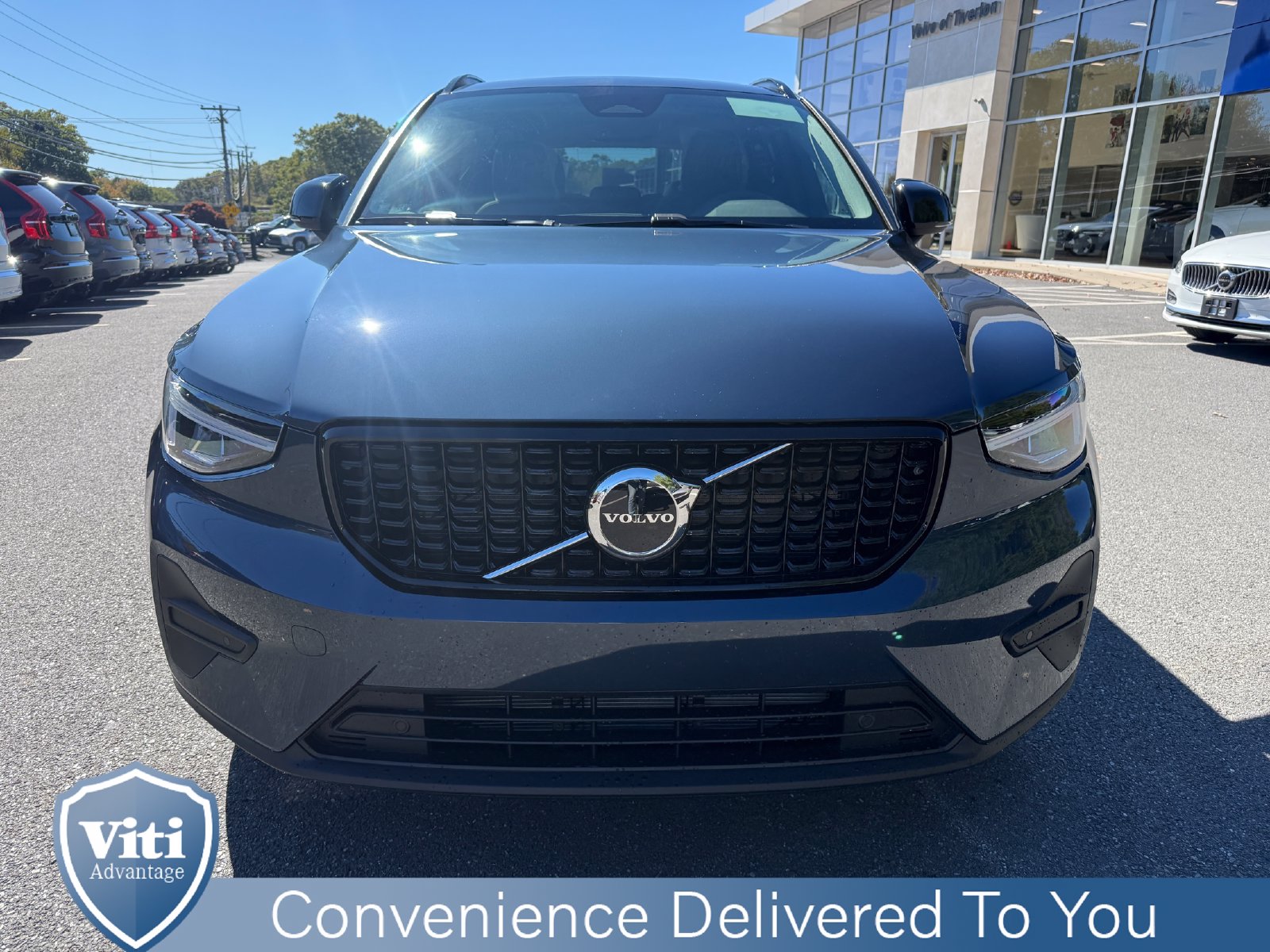 New 2026 Volvo XC40 B5 Core SUV