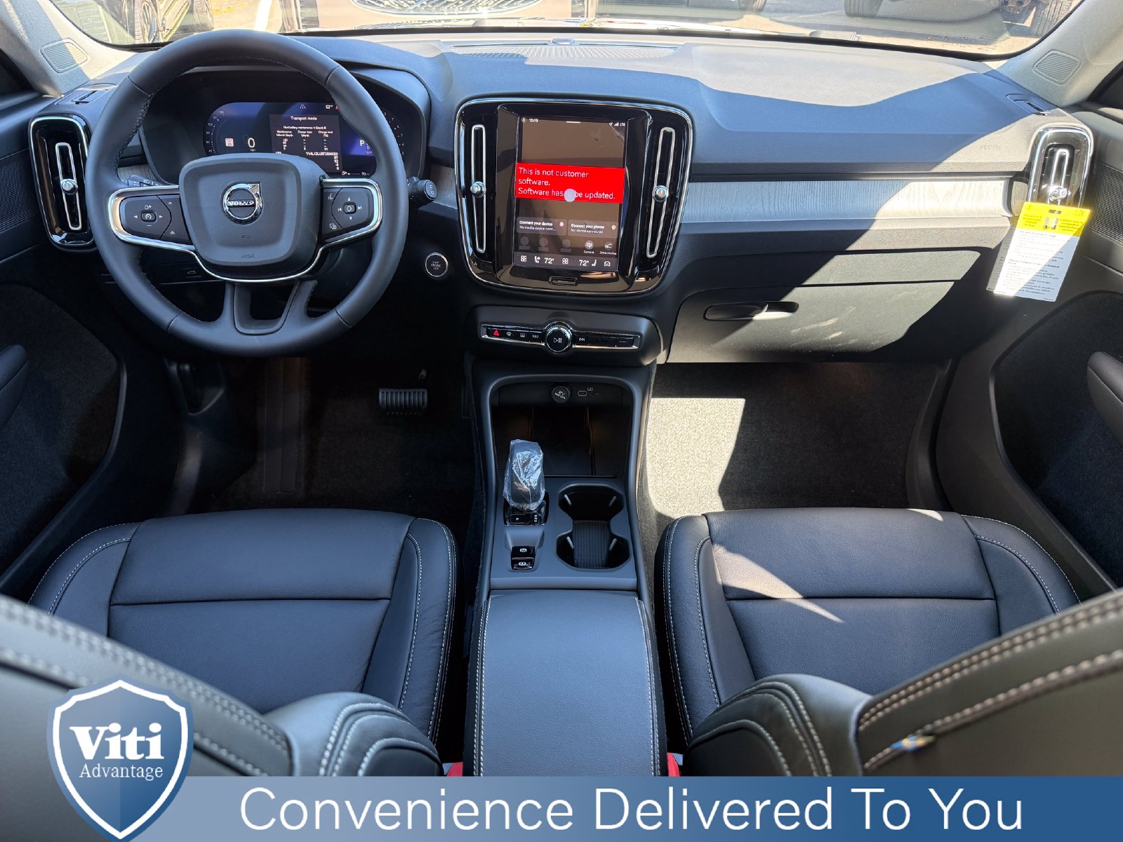 New 2026 Volvo XC40 B5 Core SUV