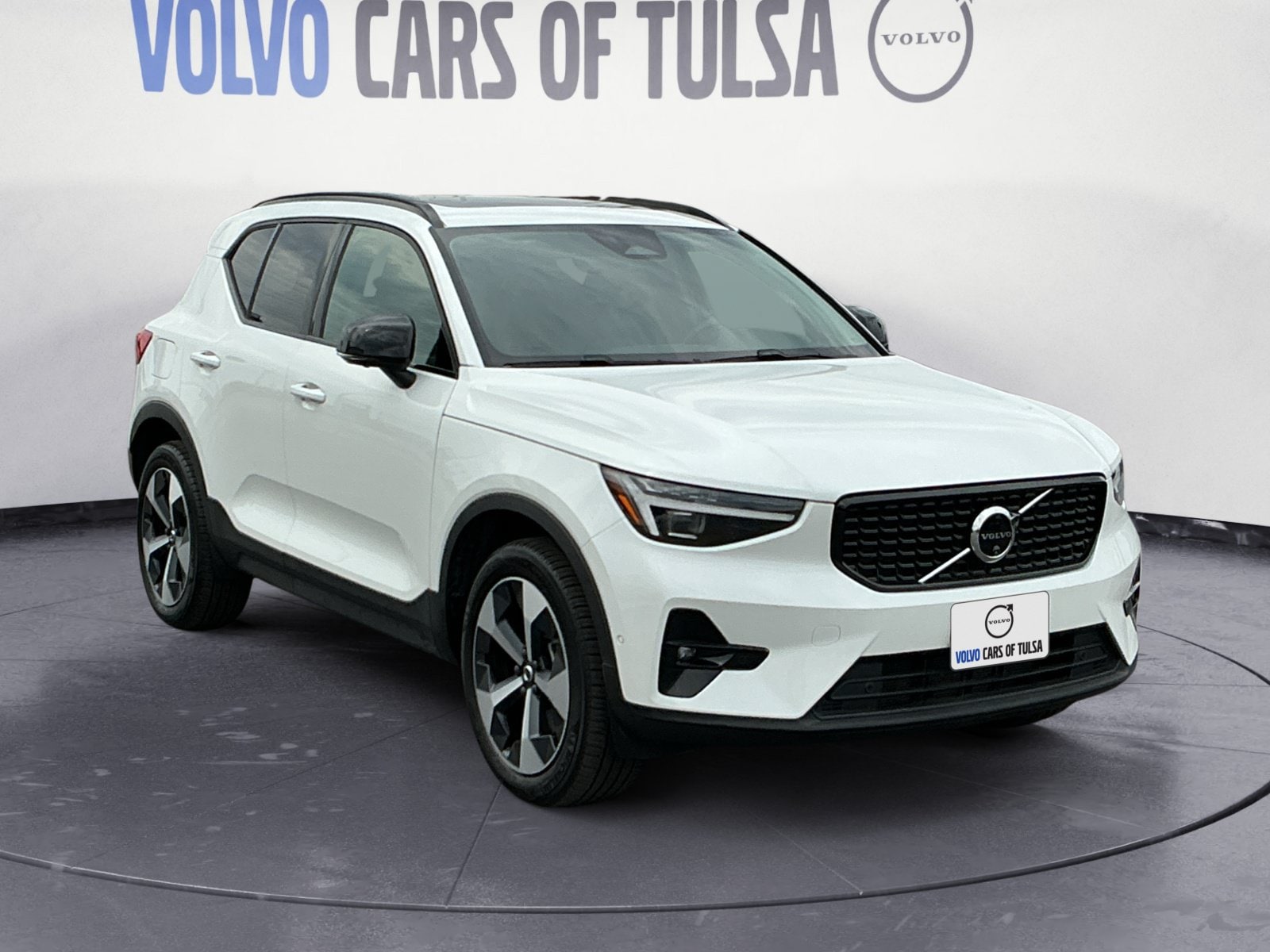 2026 Volvo XC40 SUV 
