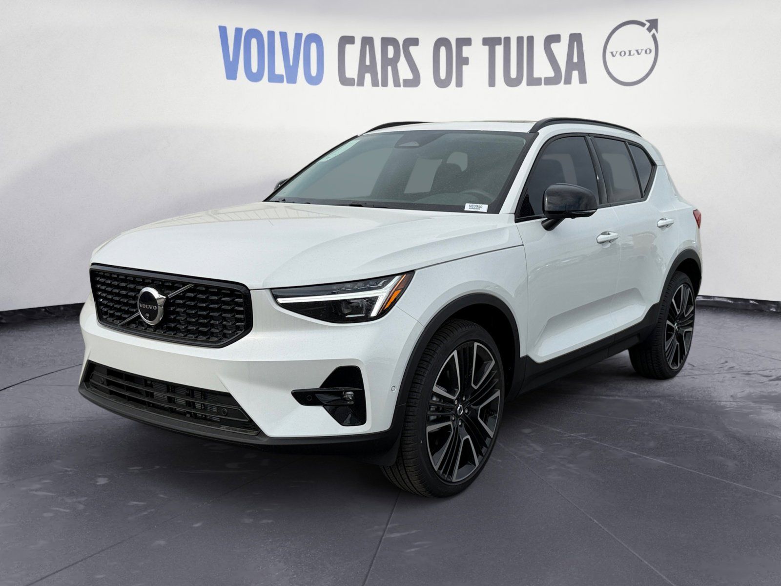 2026 Volvo XC40 SUV 