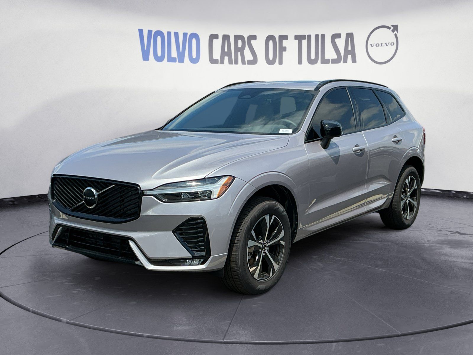 New 2026 Volvo XC60 B5 Core SUV