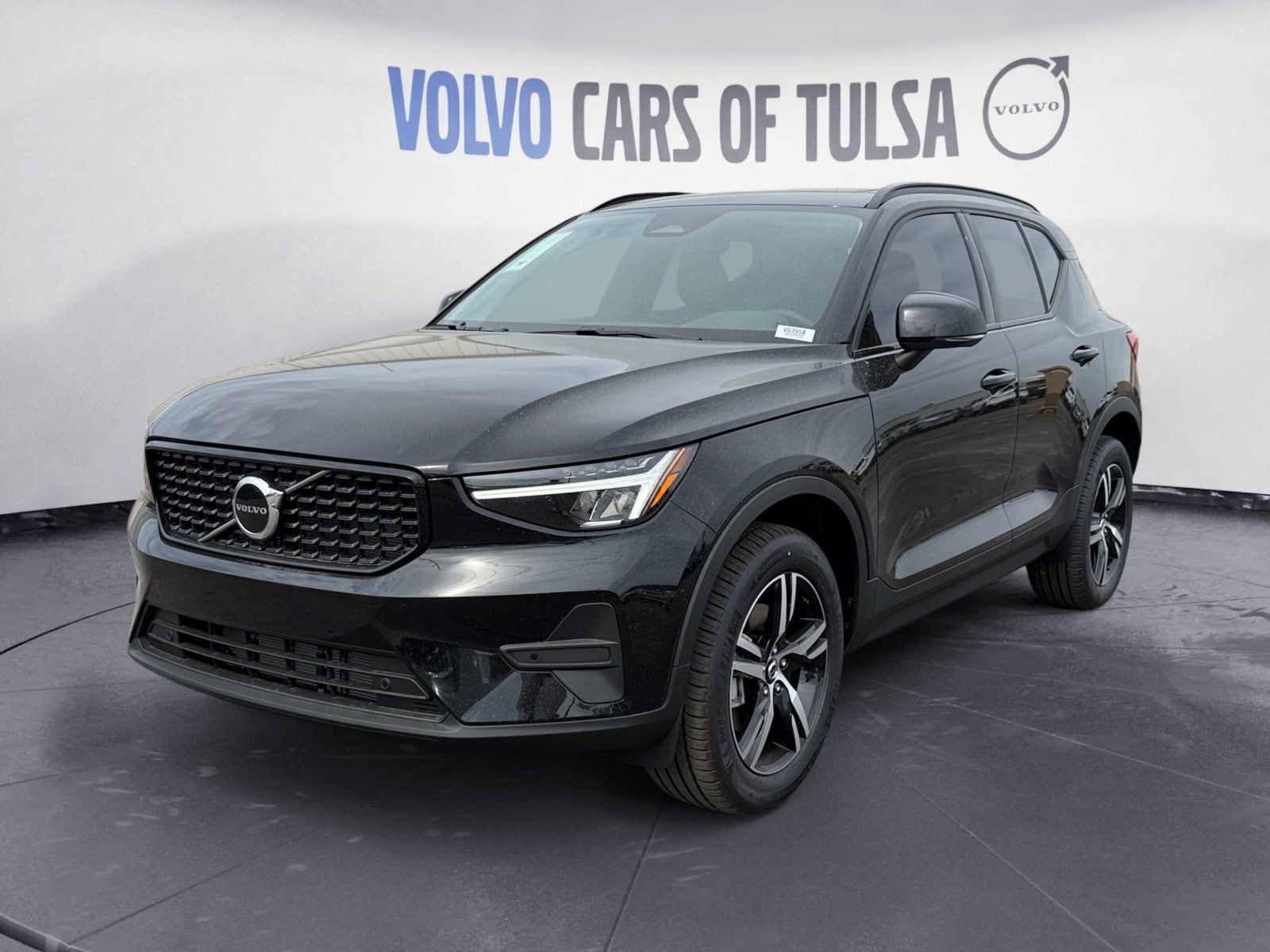 2026 Volvo XC40 SUV 