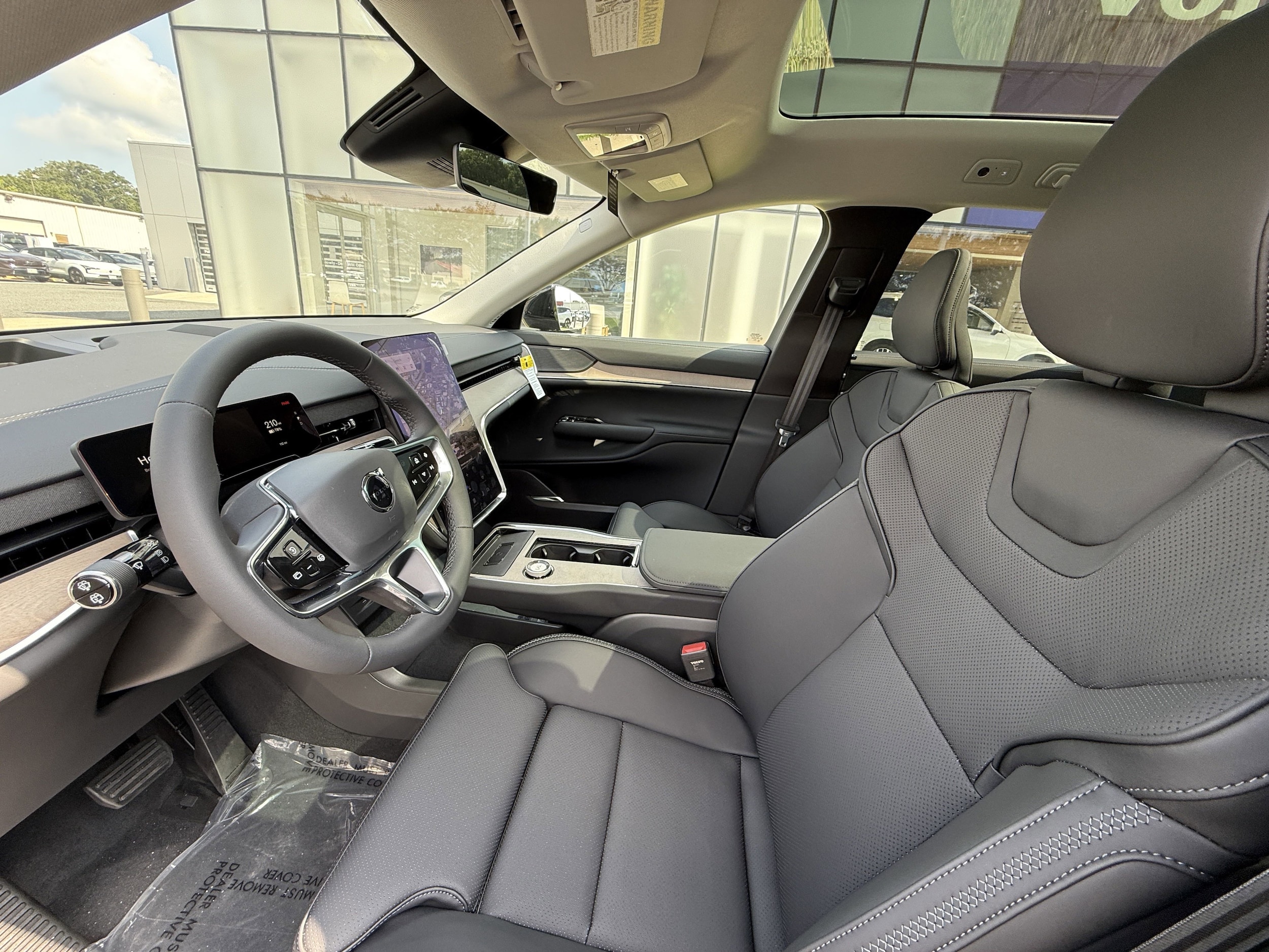 2025 Volvo EX90 Plus - Photo 11