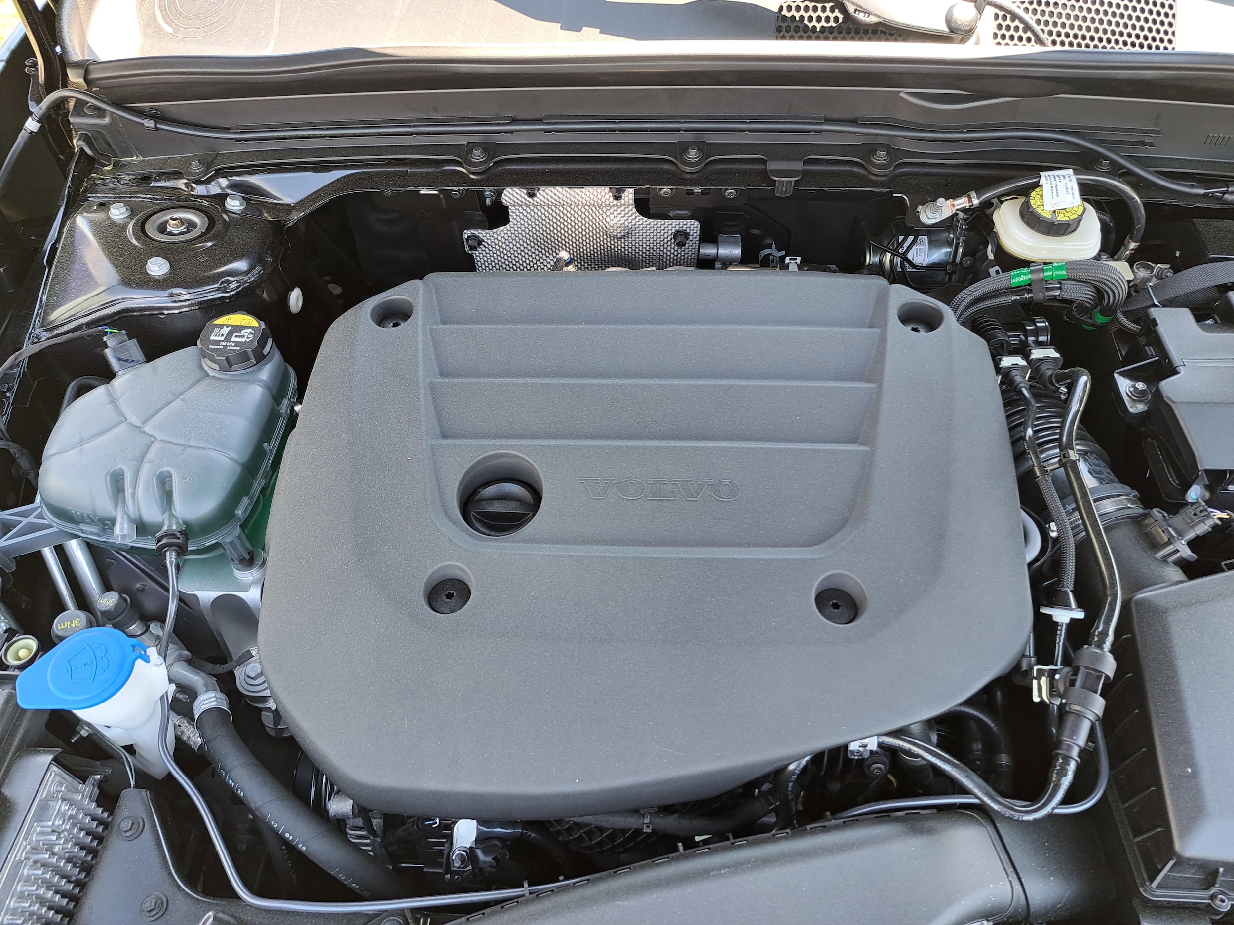 2026 Volvo XC40 Plus - Photo 9