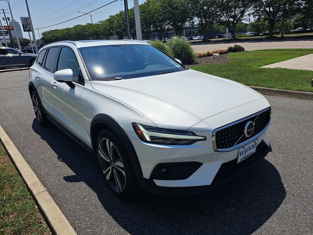 New 2026 Volvo V60 Cross Country B5 Plus Wagon