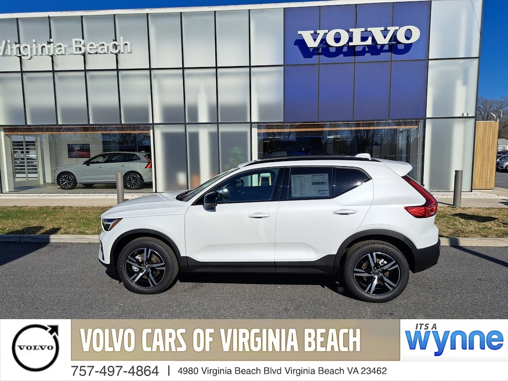New 2026 Volvo XC40 B4 Core SUV