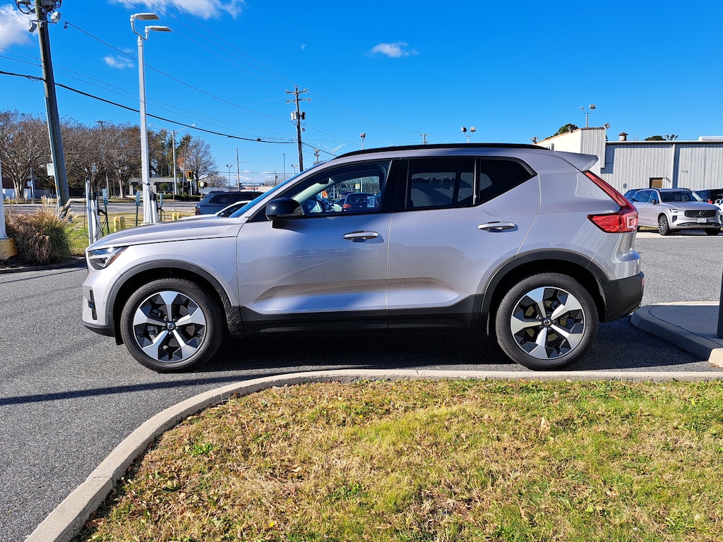New 2026 Volvo XC40 B5 Plus SUV