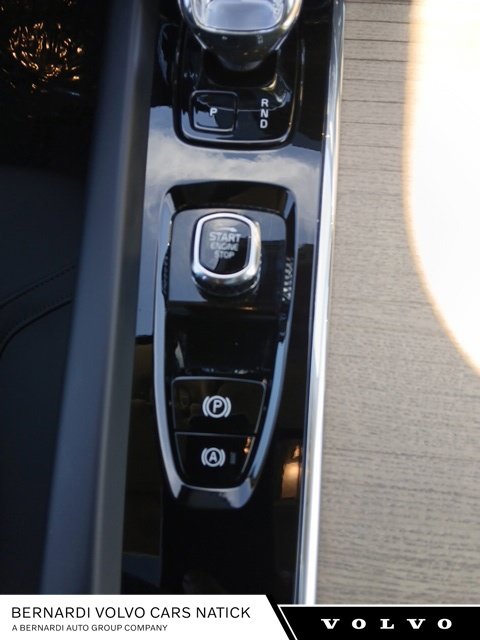 2026 Volvo XC60 Plus - Photo 17