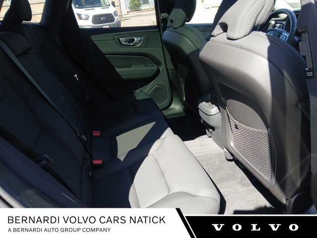 2026 Volvo XC60 Plus - Photo 13
