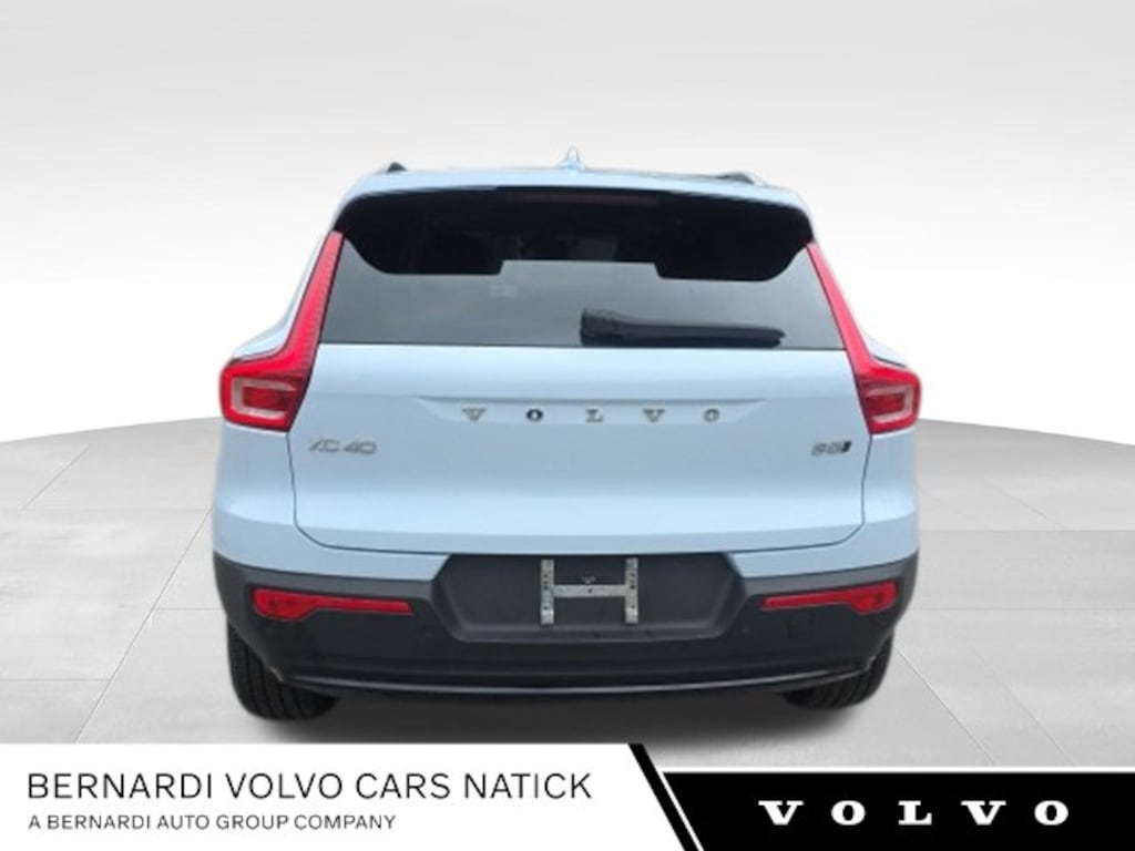 Certified 2024 Volvo XC40 B5 Plus Dark Theme SUV