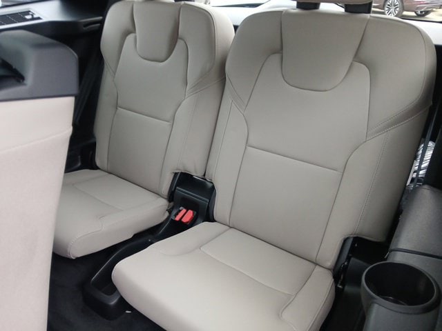 2026 Volvo XC90 Plus - Photo 33