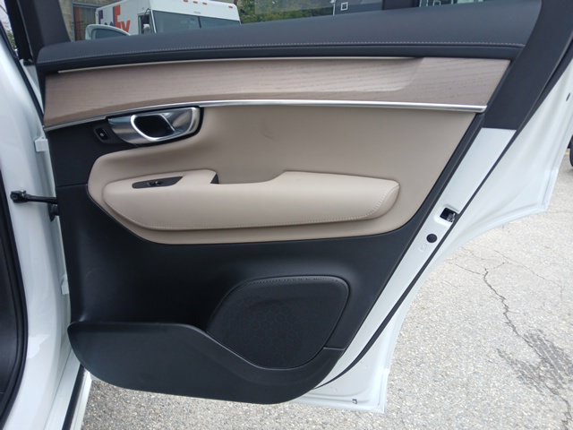 2026 Volvo XC90 Plus - Photo 29
