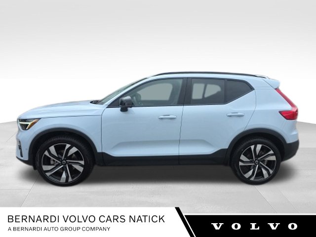 Certified 2024 Volvo XC40 B5 Plus Dark Theme SUV