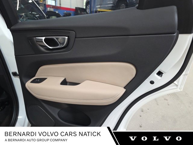 2026 Volvo XC60 Plus - Photo 30