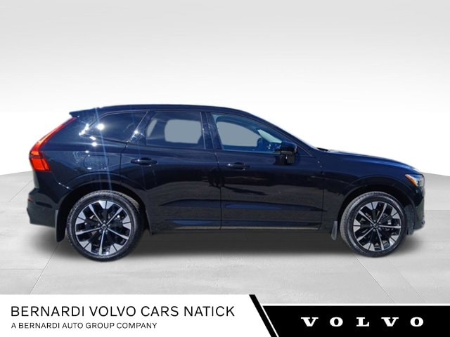 2026 Volvo XC60 Plus - Photo 8