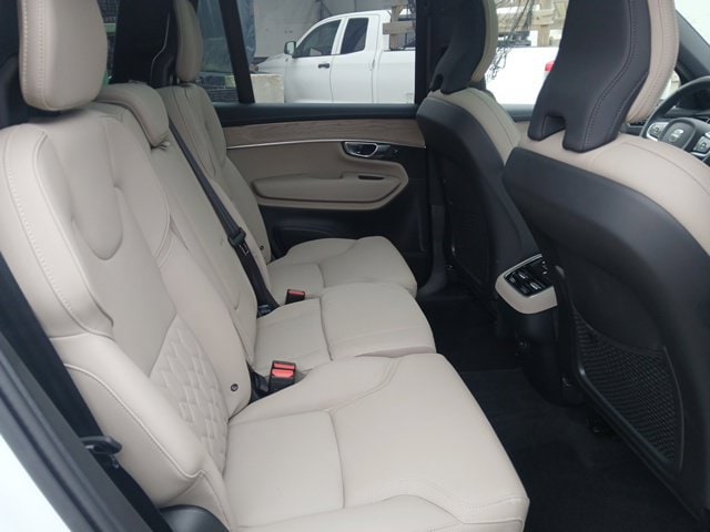 2026 Volvo XC90 Plus - Photo 13